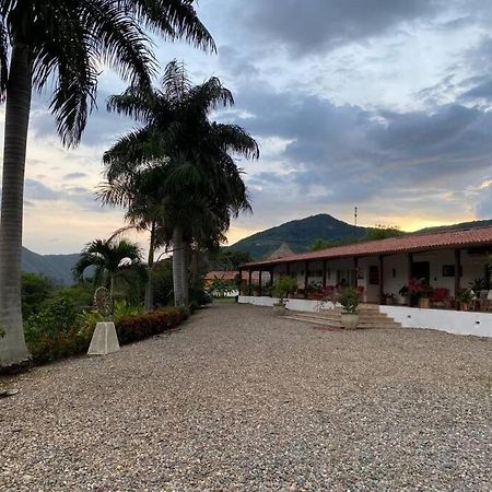 Finca Campestre Con Hermosa Vista Anapoima Esterno foto