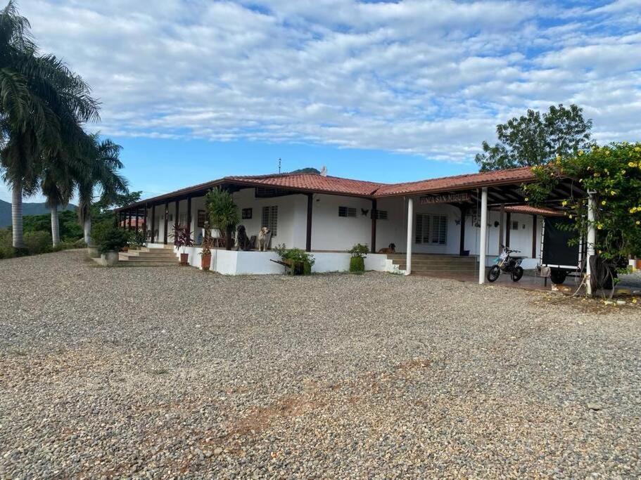 Finca Campestre Con Hermosa Vista Anapoima Esterno foto